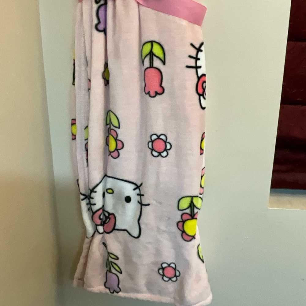 New Hello kitty blanket - Picture 4 of 5